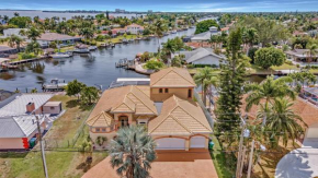 Luxury Waterfront Home Pool, Spa & Dock- Direct Gulf Access, Kayaks Walk to Beach!